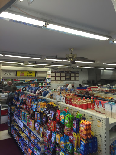 New Town Market LLC, 48 Naugatuck Ave, Milford, CT 06460, USA, 