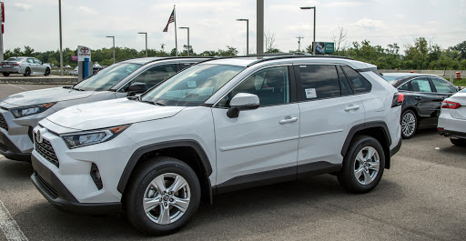 Toyota Dealer «Voss Toyota», reviews and photos, 2110 Heller Dr, Dayton, OH 45434, USA