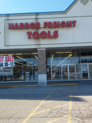 Hardware Store «Harbor Freight Tools», reviews and photos, 6272 Pearl Rd, Parma Heights, OH 44130, USA