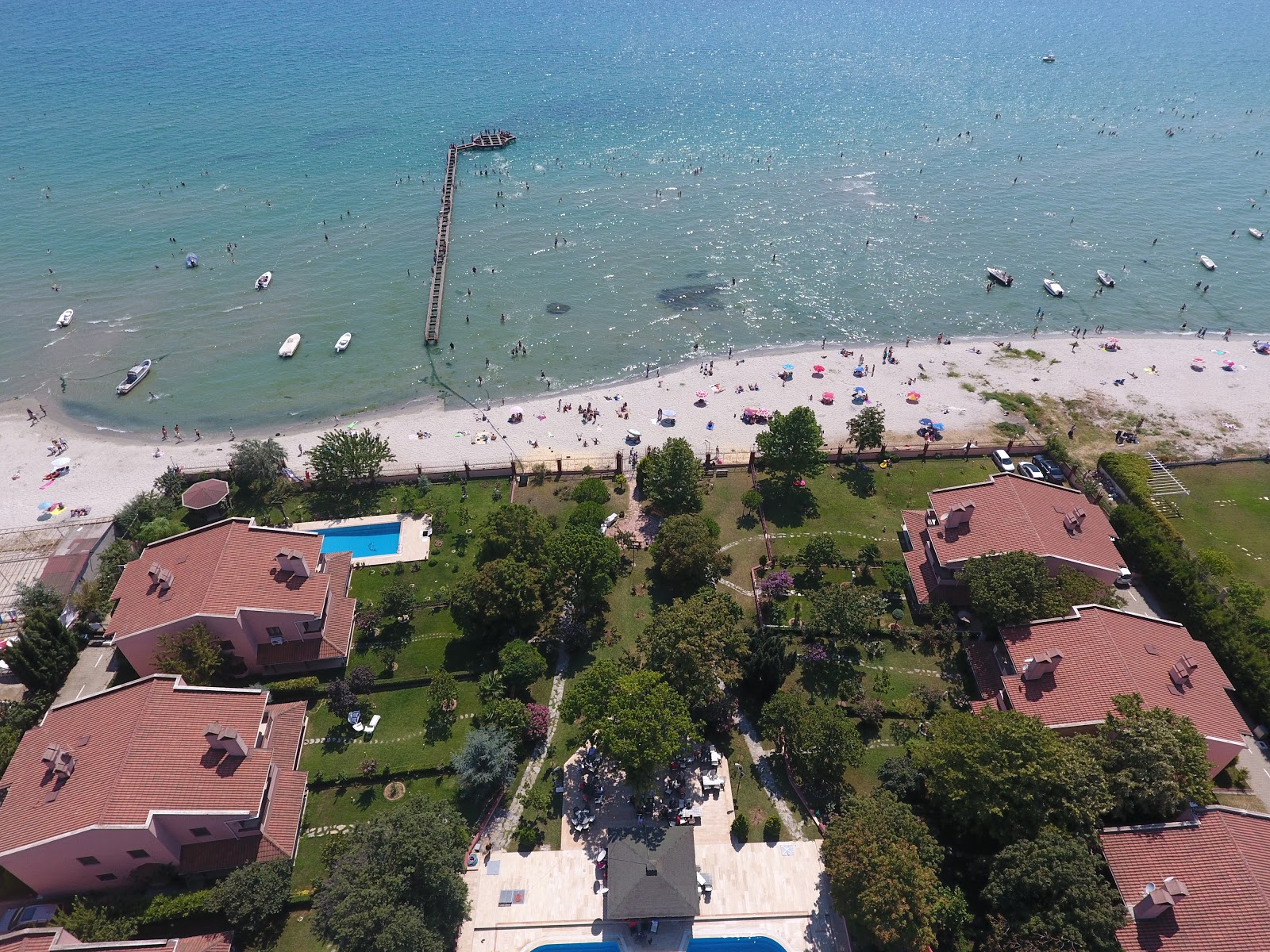 Fotografie cu Ataturk Parki beach și așezarea