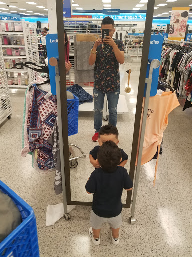 Clothing Store «Ross Dress for Less», reviews and photos, 6190 20th St, Vero Beach, FL 32966, USA