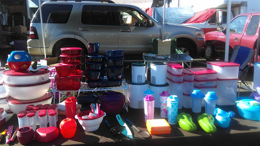 Drive-in Movie Theater «Van Buren Drive-In Theatre and Swap Meet», reviews and photos, 3035 Van Buren Boulevard, Riverside, CA 92503, USA