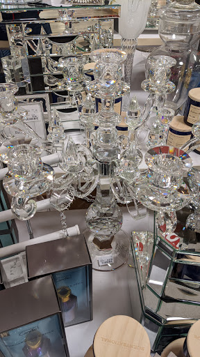 Department Store «T.J. Maxx & HomeGoods», reviews and photos, 111 Taunton St, Plainville, MA 02762, USA