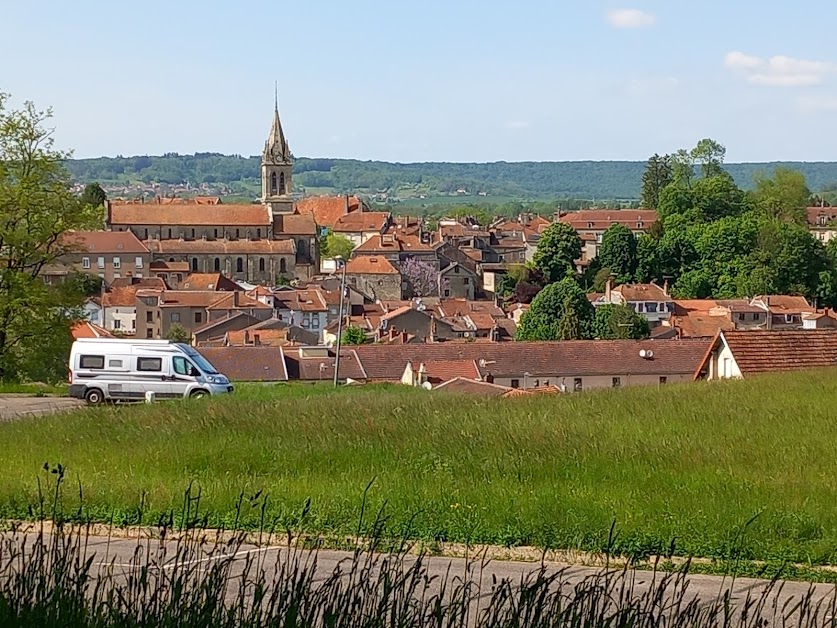 Aire camping car à Bourbonne-les-Bains (Haute-Marne 52)