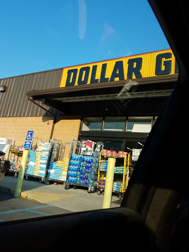 Home Goods Store «Dollar General», reviews and photos, 1005 Valley Rd, Berkeley Springs, WV 25411, USA