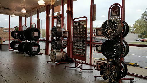 Tire Shop «Discount Tire», reviews and photos, 5505 South La Grange Road, Countryside, IL 60525, USA