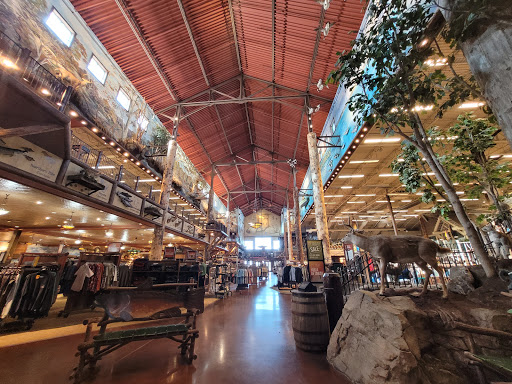 Sporting Goods Store «Bass Pro Shops», reviews and photos, 6425 Daniel Burnham Dr, Portage, IN 46368, USA