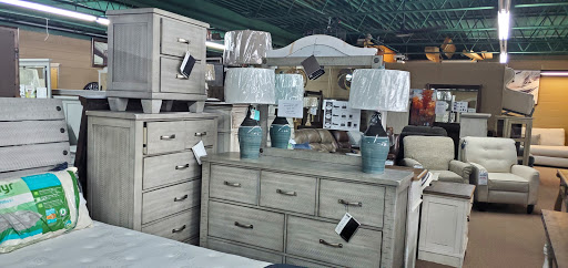 Mattress Store «Furniture & Merchandise Outlet», reviews and photos, 531 NW Broad St, Murfreesboro, TN 37130, USA