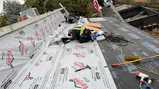 Roofing Contractor «Oswego Roofing», reviews and photos, 17350 Boones Ferry Rd, Lake Oswego, OR 97035, USA