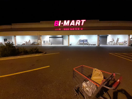Department Store «Bi-Mart», reviews and photos, 3225 Pacific Ave, Forest Grove, OR 97116, USA