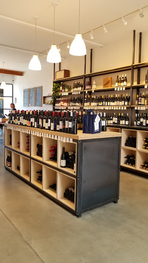 Wine Store «Oakland Yard Wine Shop», reviews and photos, 420 40th St, Oakland, CA 94609, USA