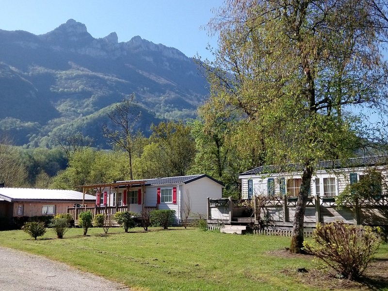 Camping des lacs à Saint-Jean-de-Chevelu (Savoie 73)