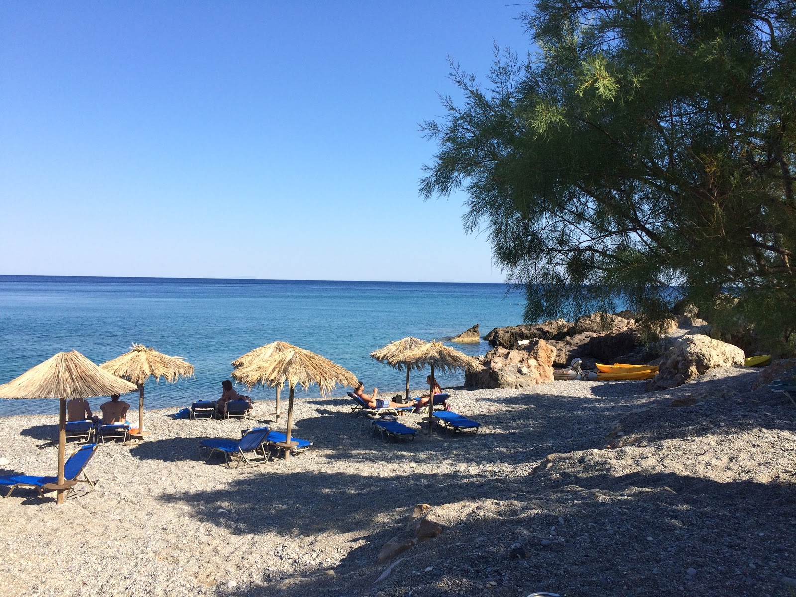 Foto von Ammoudia beach und seine wunderschöne Landschaft