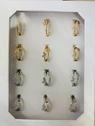 Beauty Supply Store «US Hair & Beauty Supply & Wig», reviews and photos, 3670 E Main St, Columbus, OH 43213, USA