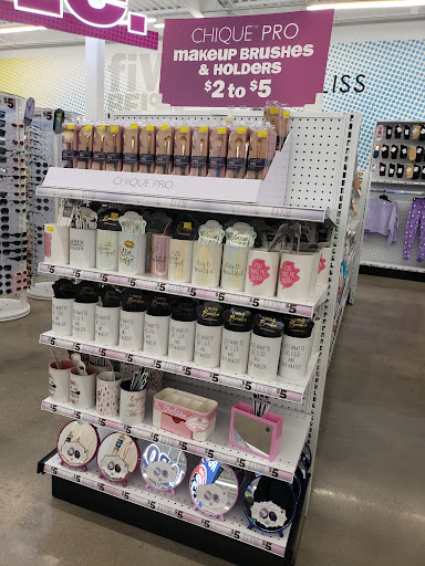 Variety Store «Five Below», reviews and photos, 12080 Jefferson Ave #500, Newport News, VA 23606, USA