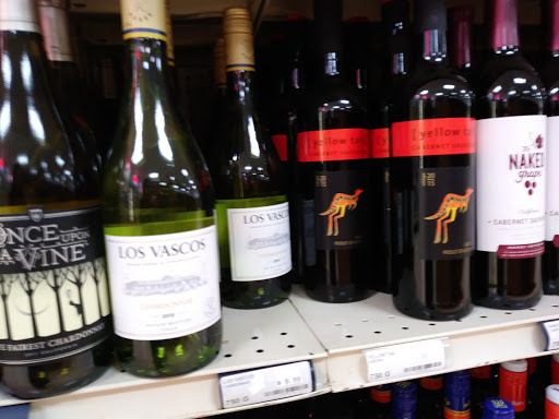 Liquor Store «B & L Liquor Store», reviews and photos, 1369 Main St, Houlton, WI 54082, USA