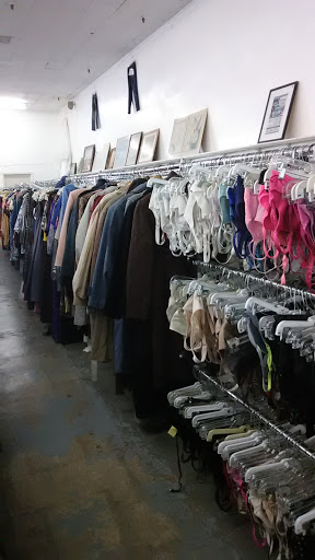 Thrift Store «Thrift Center», reviews and photos, 820 E Shields Ave, Fresno, CA 93704, USA
