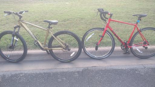 Bicycle Store «Performance Bicycle», reviews and photos, 4040 S Lamar Blvd, Austin, TX 78704, USA