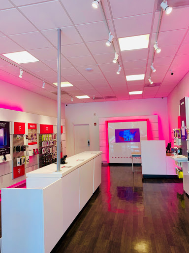 Cell Phone Store «T-Mobile», reviews and photos, 2020 San Pablo Ave, Berkeley, CA 94702, USA