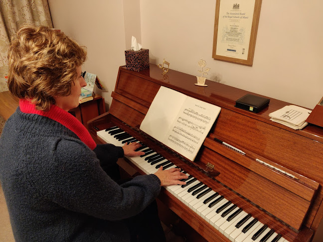 Linda's Piano Tuition - Newport Piano Lessons Open Times