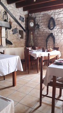 Atmosphère du Restaurant français Le Trou Vendéen à Bouillé-Courdault - n°8