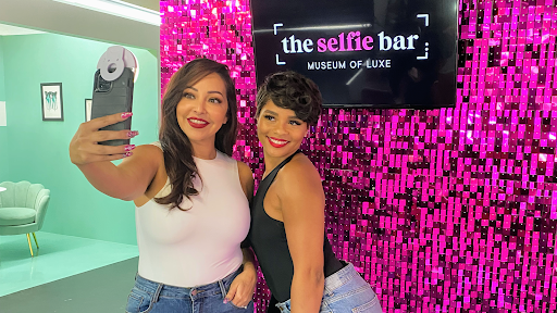 The Selfie Bar Museum of Luxe