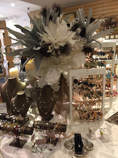 Collectibles Store «Classic Boutique & Gallery», reviews and photos, 2678 Bayshore Blvd, Dunedin, FL 34698, USA