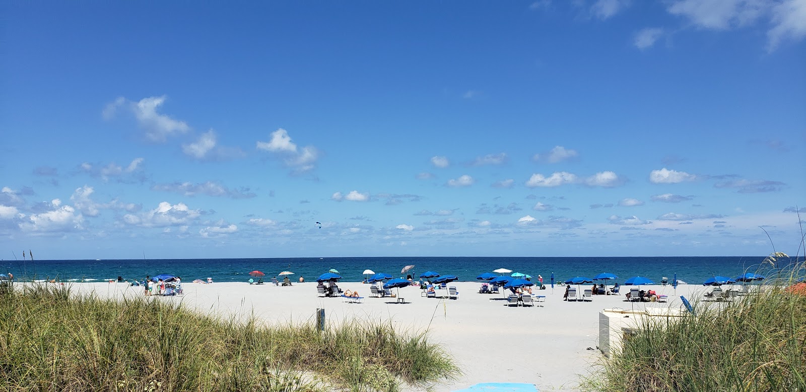 Φωτογραφία του Atlantic Dunes Park beach με μακρά ευθεία ακτή