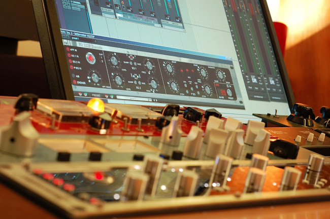Red Mastering Studio Open Times