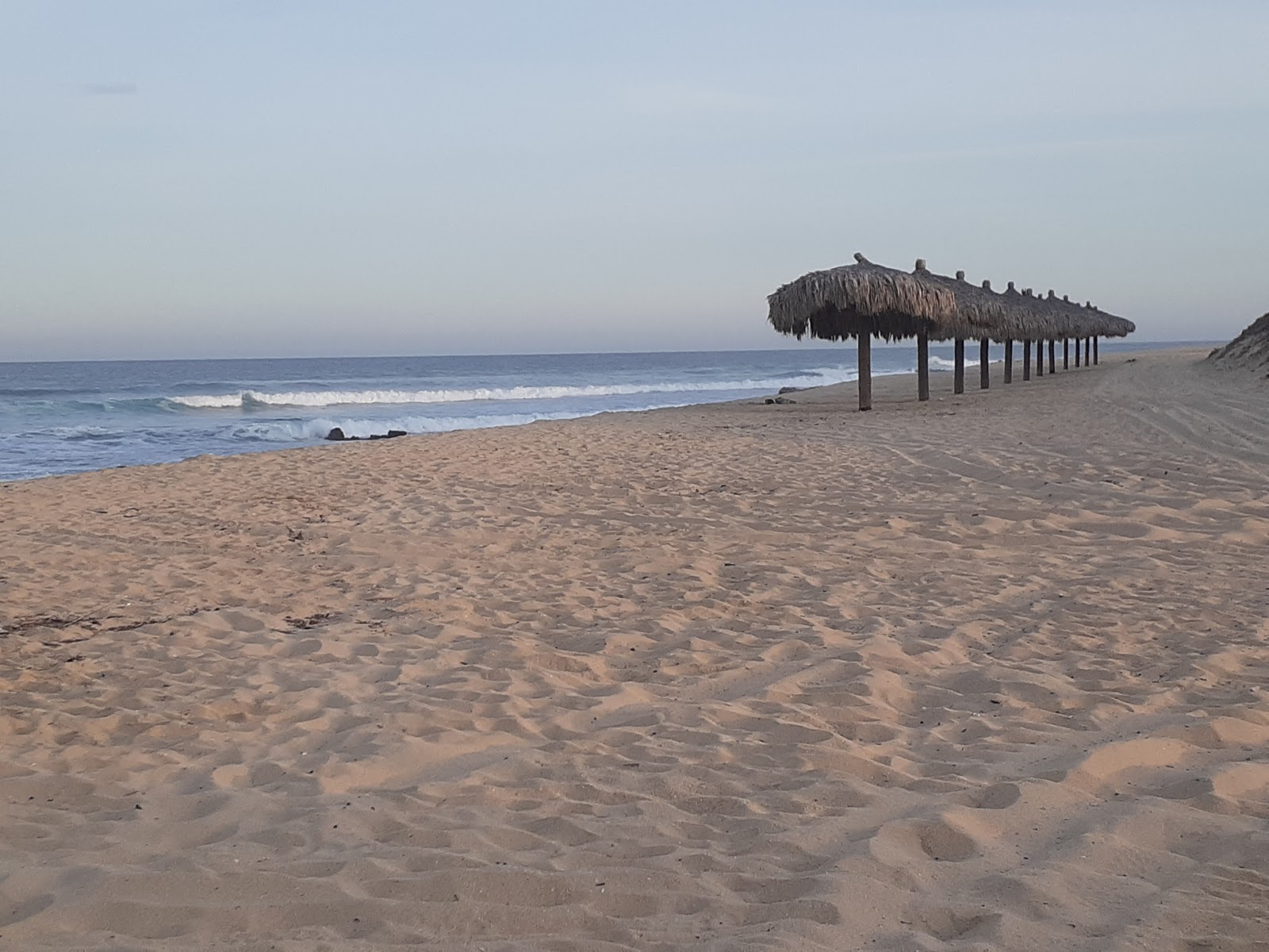 Φωτογραφία του Playa Santa Agueda και η εγκατάσταση