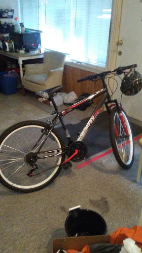 Thrift Store «72nd Street Goodwill», reviews and photos, 1415 E 72nd St, Tacoma, WA 98404, USA