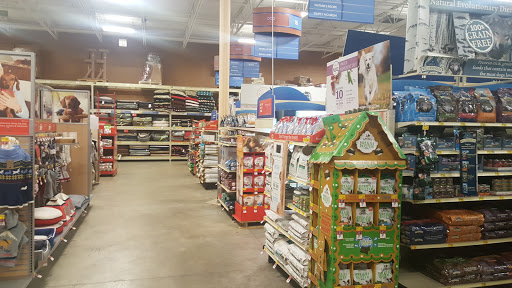 Pet Supply Store «PetSmart», reviews and photos, 6655 W Grand Ave, Chicago, IL 60707, USA