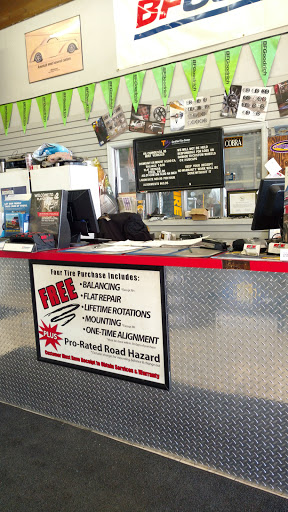 Tire Shop «Discount Tire & Services», reviews and photos, 2409 W 10th St, Greeley, CO 80634, USA