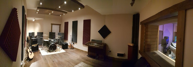 Reviews of Vibratone Sound Studio in Manchester - Music store