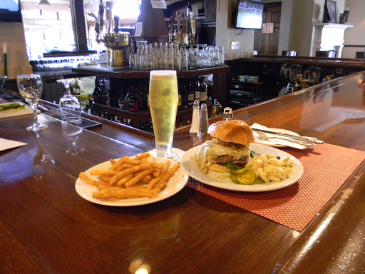 American Restaurant «The Waters Edge Lighthouse», reviews and photos, 2 Freemans Bridge Rd, Glenville, NY 12302, USA