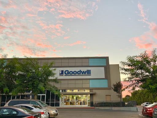 Goodwill Store & Donation Center, 727 W Redondo Beach Blvd, Gardena, CA 90247, USA, 