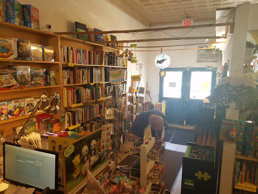 Used Book Store «Sixth Chamber Used Books, New Toys, Games & Gifts», reviews and photos, 1332 Grand Ave, St Paul, MN 55105, USA