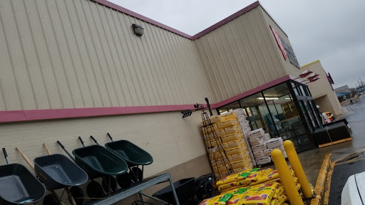 Home Improvement Store «Tractor Supply Co.», reviews and photos, 1905 N Jackson St, Tullahoma, TN 37388, USA