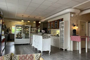 Eldtomta Café & Shop image