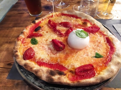 Pizzeria ContadiNostrano in Mantova, Provincia di Mantova
