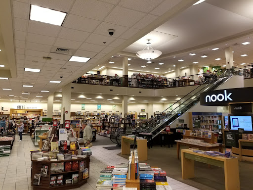 Book Store «Barnes & Noble Booksellers Boca Raton», reviews and photos, 1400 Glades Rd, Boca Raton, FL 33431, USA