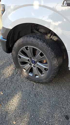 Tire Shop «Discount Tire Store - Bremerton, WA», reviews and photos, 5034 WA-303, Bremerton, WA 98311, USA