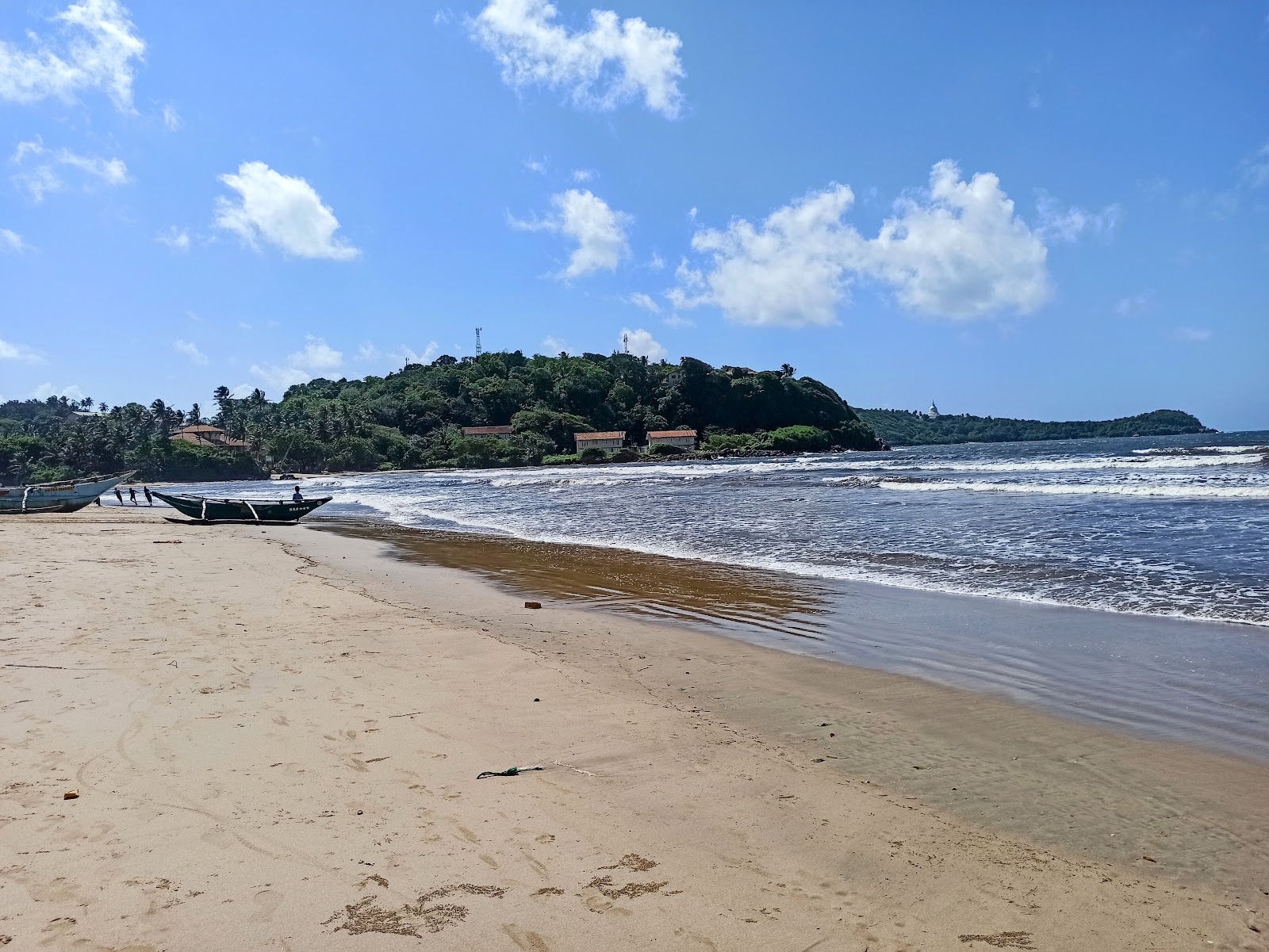 Beach of Bonavista的照片 带有碧绿色水表面