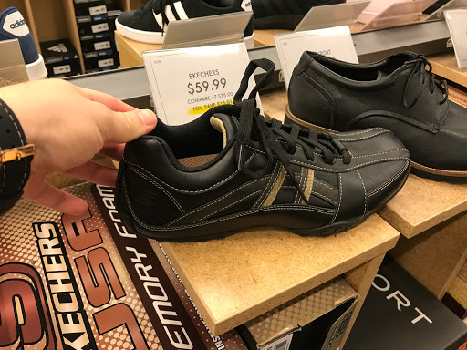 Shoe Store «DSW Designer Shoe Warehouse», reviews and photos, 1650 Airport Blvd #350, Pensacola, FL 32504, USA