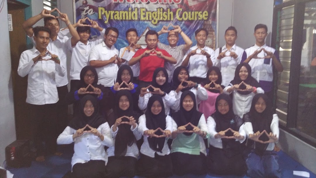 Pyramid English Course