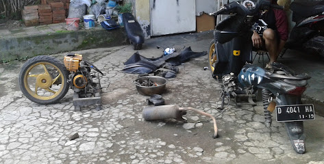 Bengkel & Salon - Jl. Garunggang Kulon, Bandung