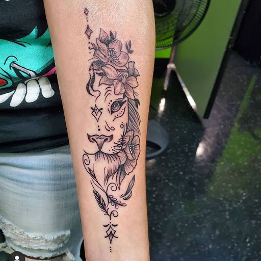 Tattoo Shop «Tattoo Tech», reviews and photos, 5350 N Springboro Pike, Moraine, OH 45439, USA