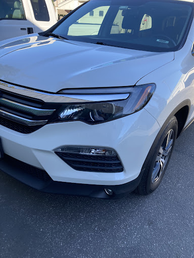 Ronnies Auto Body image