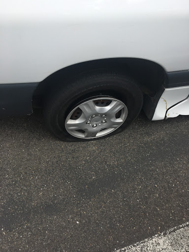 Tire Shop «Discount Tire», reviews and photos, 12410 S Meridian, Puyallup, WA 98373, USA