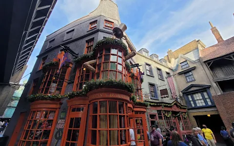 The Wizarding World of Harry Potter - Diagon Alley image